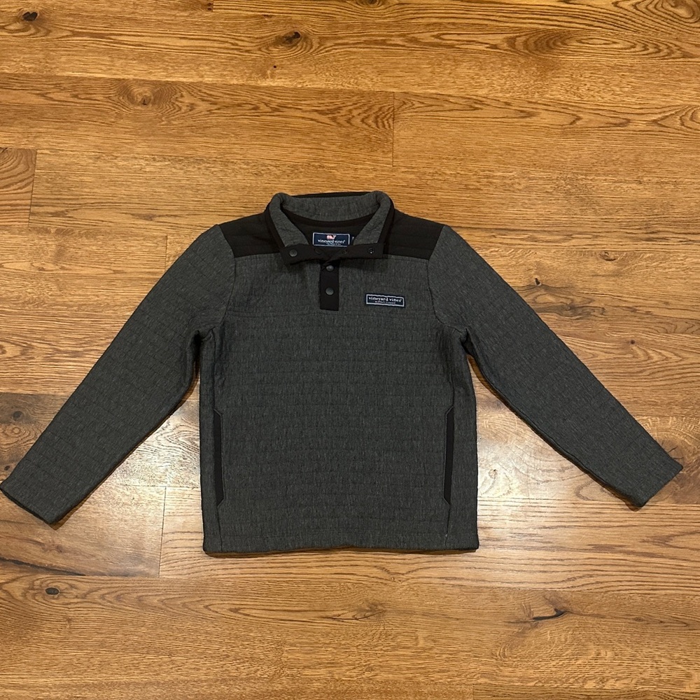 New with tags! Vineyard Vines Quilted Shep Shirt. Boys small 8/10